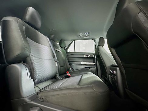 Used 2022 Ford Explorer XLT image 25
