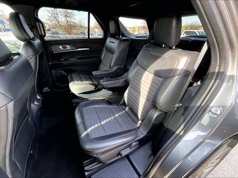 Certified 2025 Ford Explorer ST-Line w/ Premium Package AWD/4WD image 25