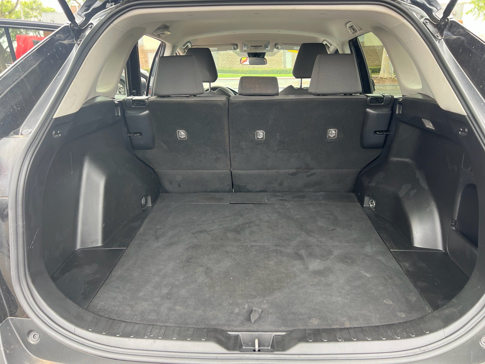 Used 2021 Toyota RAV4 XLE FWD image 23