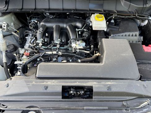 Used 2025 Nissan Pathfinder SV AWD/4WD image 35