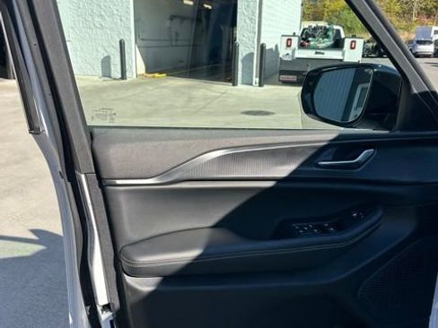 Certified 2025 Jeep Grand Cherokee Altitude image 35