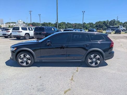 Used 2023 Volvo V60 B5 Cross Country Plus w/ Climate Package AWD/4WD image 6