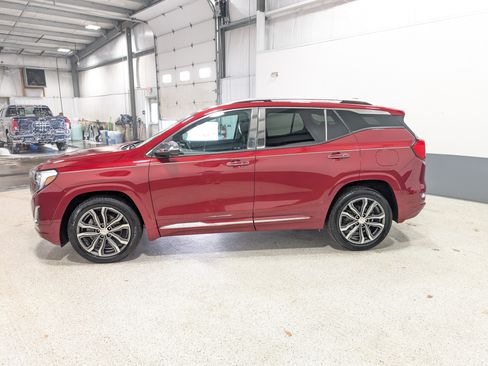 Used 2019 GMC Terrain Denali w/ Advanced Safety Package FWD image 6