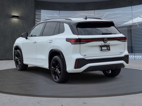 New 2026 Volkswagen Tiguan SE R-Line AWD/4WD image 3