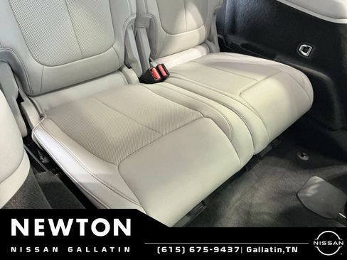 Used 2022 Jeep Grand Cherokee L Overland w/ Advanced Protech Group III AWD/4WD image 31