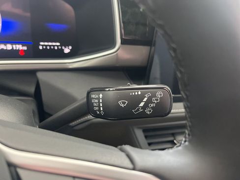 New 2026 Volkswagen Taos SE image 21