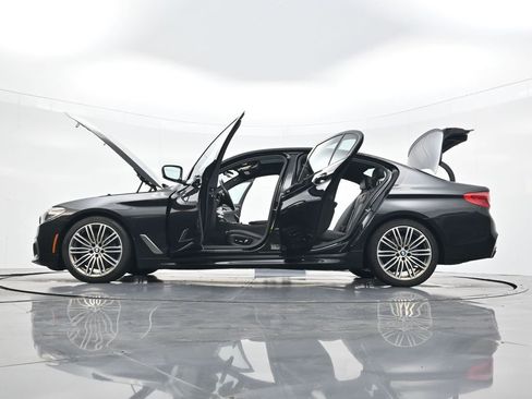 Used 2019 BMW M550i xDrive image 45