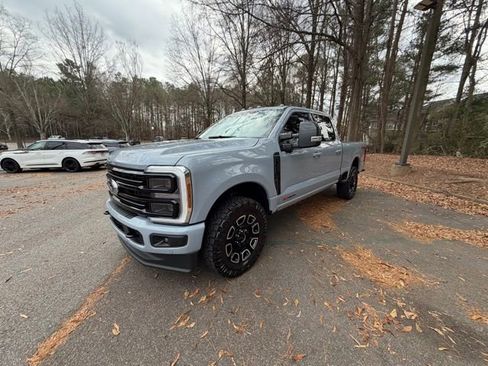 Used 2025 Ford F350 Platinum image 2