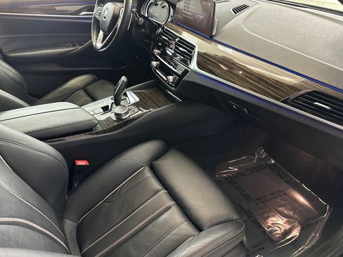 Used 2019 BMW 530e 530e iPerformance w/ Premium Package image 32