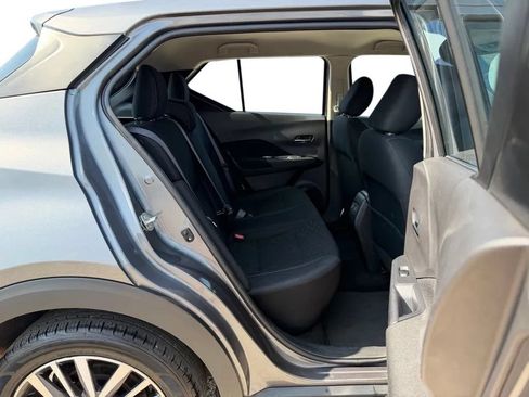 Used 2023 Nissan Kicks SV FWD image 30