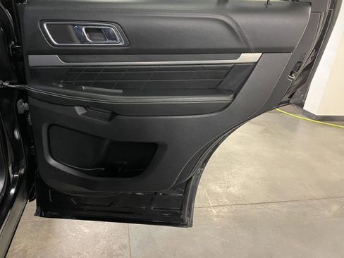 Used 2019 Ford Explorer Platinum image 24