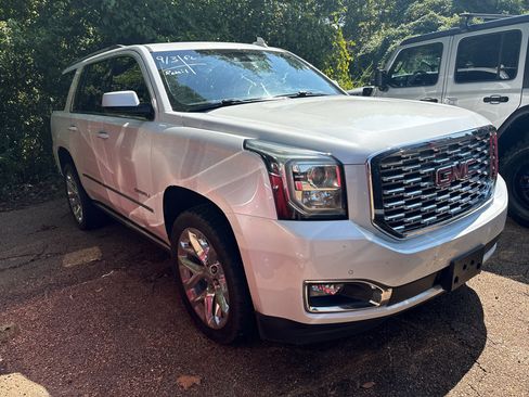 Used 2019 GMC Yukon Denali w/ Denali Ultimate Package RWD image 2