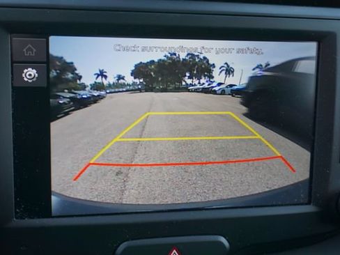 Used 2025 Kia Soul LX w/ LX Technology Package FWD image 11
