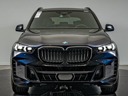 New 2026 BMW X5 xDrive40i w/ M Sport Package AWD/4WD image 2