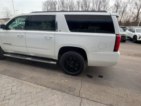 Certified 2017 Chevrolet Suburban LT image 5