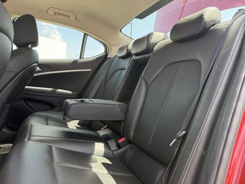 Used 2022 Genesis G70 2.0T RWD image 21