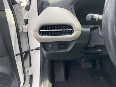 Used 2023 Honda HR-V EX-L image 32