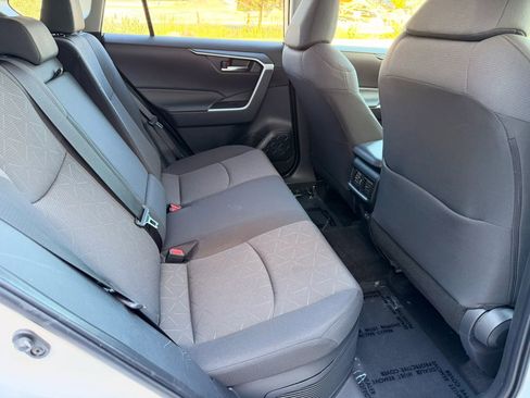 Used 2024 Toyota RAV4 XLE w/ Convenience Package AWD/4WD image 12