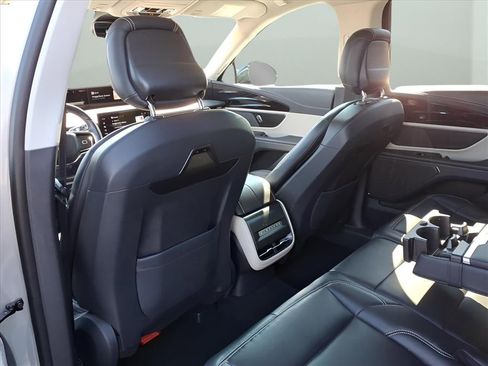 Used 2024 Lincoln Nautilus Premier image 24