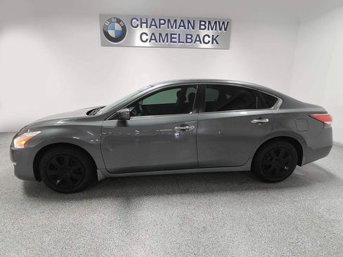 Used 2015 Nissan Altima 2.5 S w/ Power Driver Seat Package FWD image 4