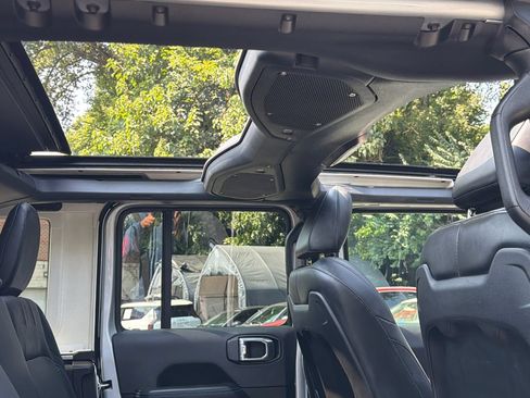 Used 2024 Jeep Wrangler High Altitude AWD/4WD image 11