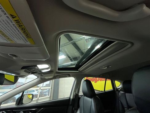 Used 2019 Subaru Crosstrek 2.0i Limited w/ Moonroof Package w/Navigation AWD/4WD image 14