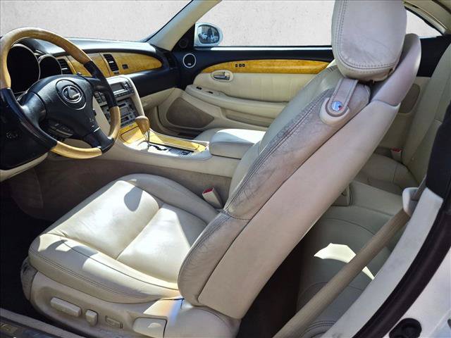 Used 2005 Lexus SC 430 Convertible RWD image 16
