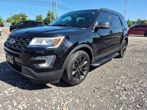 Used 2017 Ford Explorer XLT w/ XLT Appearance Package AWD/4WD image 1
