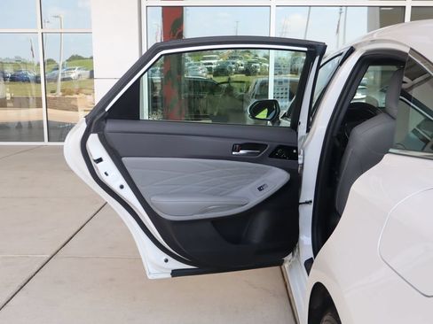 Used 2021 Toyota Avalon Limited w/ Advanced Safety Package FWD image 30