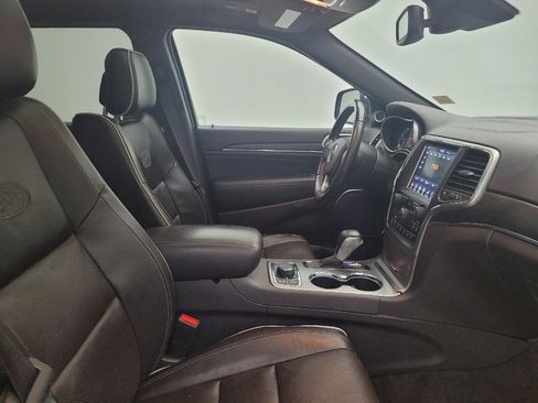 Used 2018 Jeep Grand Cherokee Overland AWD/4WD image 21