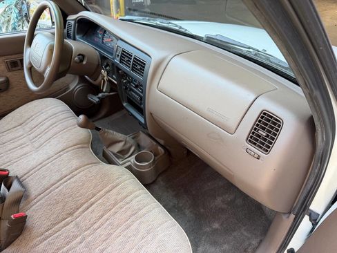 Used 1998 Toyota Tacoma 2WD Regular Cab image 21
