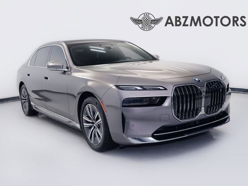 Used 2024 BMW i7 eDrive50 RWD image 1