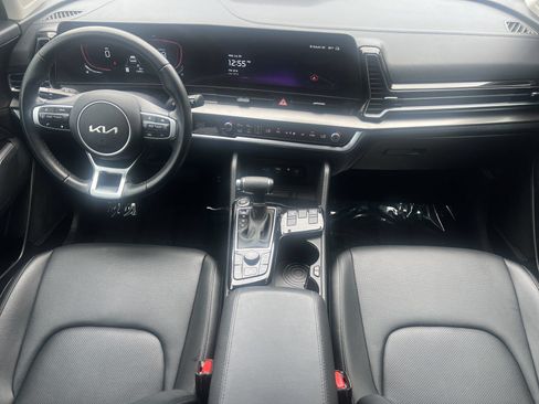 Used 2025 Kia Sportage EX FWD image 2