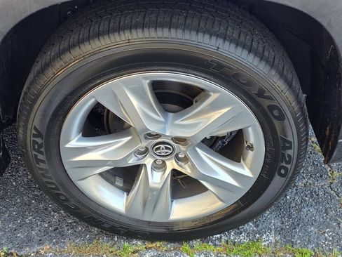 Used 2017 Toyota Highlander Limited FWD image 39