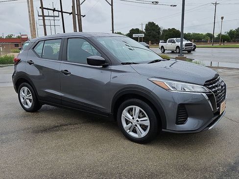 Used 2023 Nissan Kicks S FWD image 10