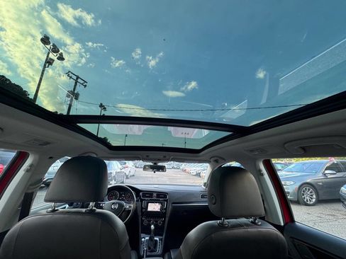 Used 2015 Volkswagen Golf SEL image 12