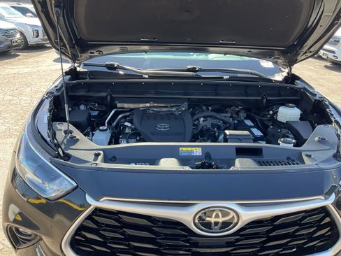 Used 2023 Toyota Highlander XLE FWD image 23