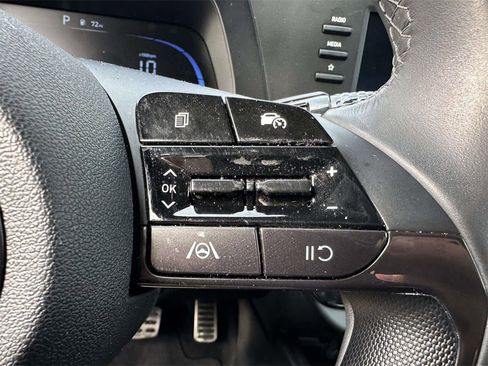 Used 2025 Hyundai Elantra Sport image 30