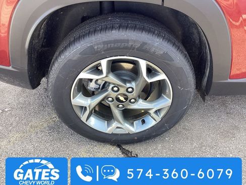 Used 2025 Chevrolet Trax LT w/ LT Convenience Package image 30