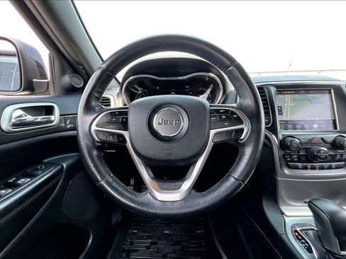Used 2018 Jeep Grand Cherokee Altitude AWD/4WD image 17