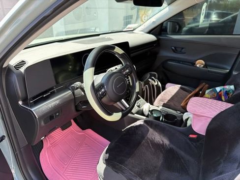 Used 2025 Hyundai Kona SEL AWD/4WD image 2