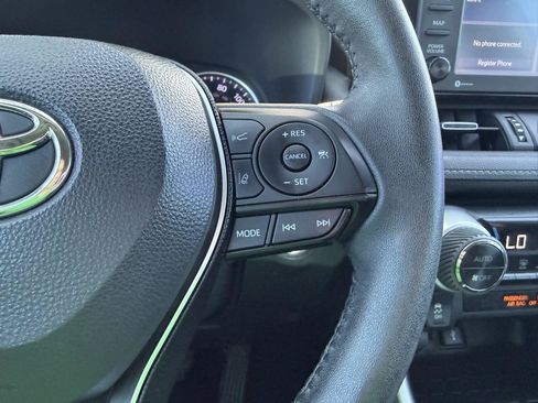 Used 2022 Toyota RAV4 XLE Premium FWD image 25