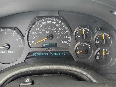 Used 2004 Chevrolet TrailBlazer LT w/ LT Preferred Equipment Group AWD/4WD image 16