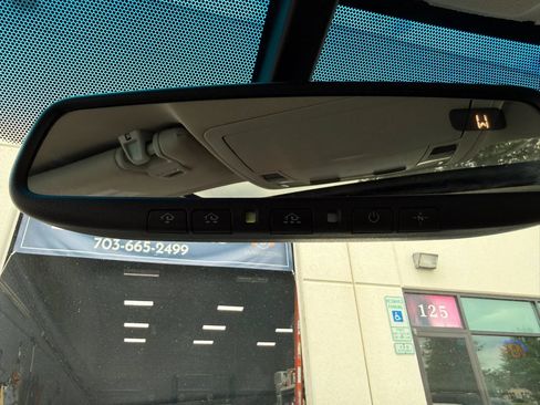 Used 2013 Toyota Avalon XLE Touring FWD image 38