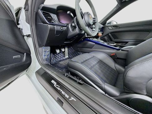 Certified 2025 Porsche 911 Carrera RWD image 46