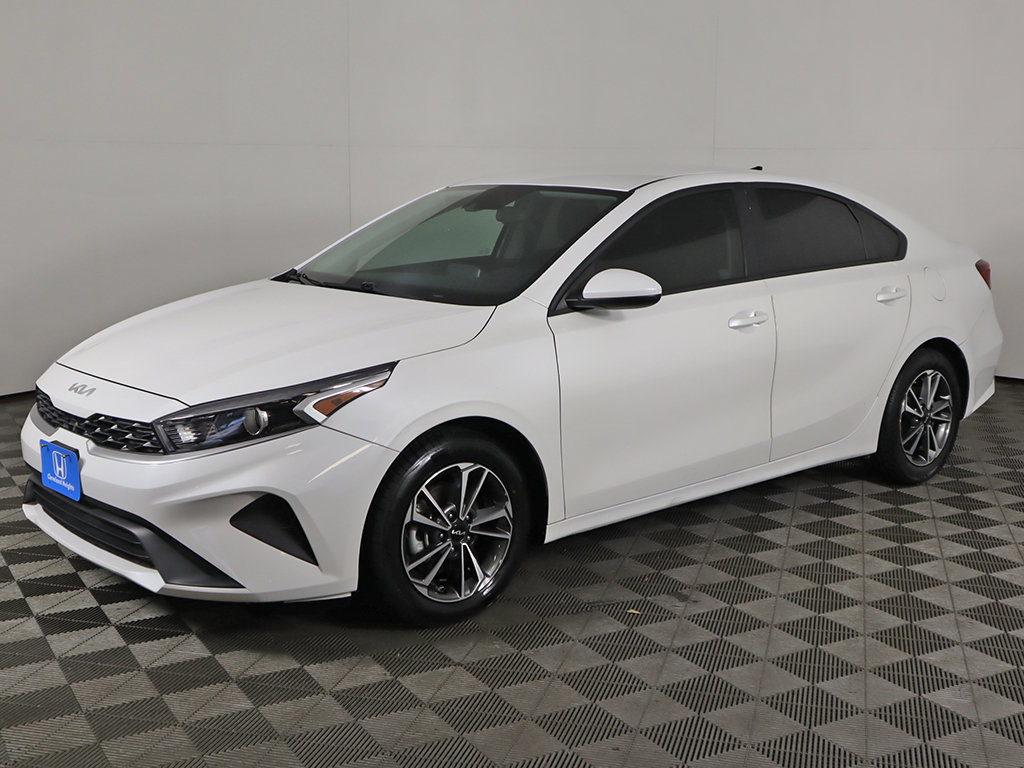 Used 2023 Kia Forte LXS FWD image 5