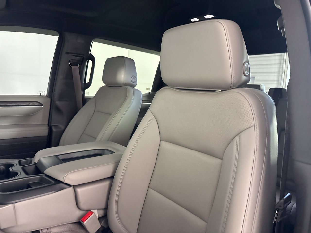 Used 2026 GMC Sierra 1500 SLT w/ X31 Off-Road Package AWD/4WD image 9
