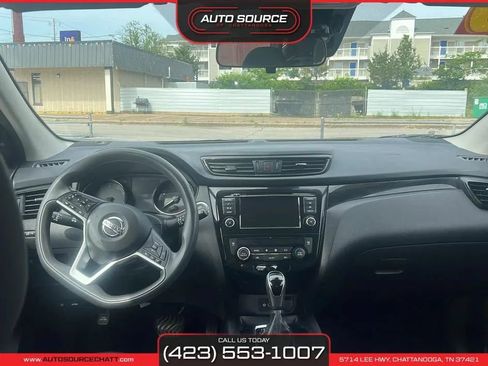 Used 2020 Nissan Rogue Sport SV FWD image 21