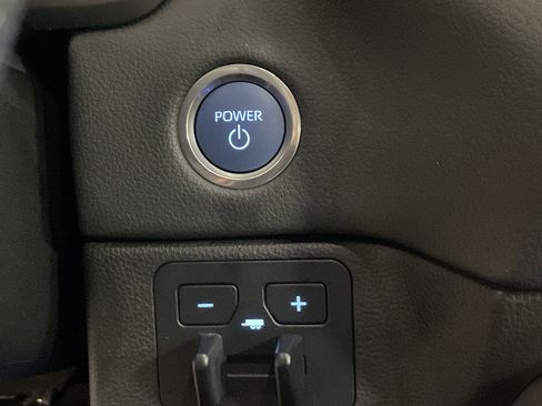 Used 2024 Toyota Tundra Limited image 29