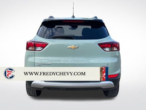 Used 2025 Chevrolet TrailBlazer LT AWD/4WD image 4